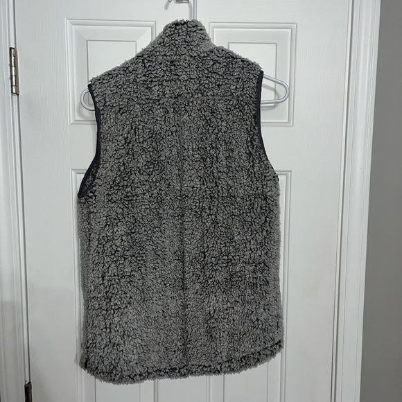 Gray Sherpa Vest - Picture 2 of 4